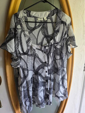 Cato Plus Size 26W/28W Swirl Print Plissé Chiffon Flutter Sleeve Blouse Top